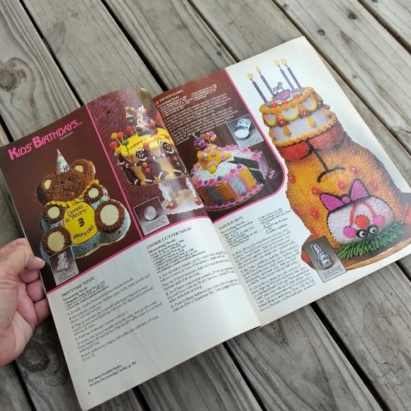 Wilton Cake Decorating Yearbook 1986 Easter Fourth of July 4th Birthday - Picture 2 of 8